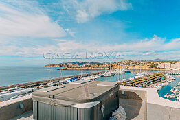 Jaccuzi auf der Dachterrasse mit 180 Grad Blick über den Yachthafen